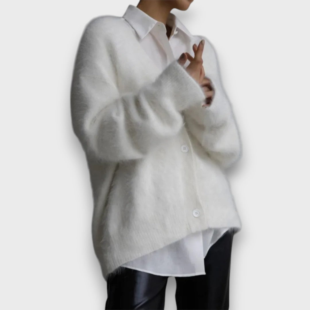 Laria – Cardigan Morbido con Taglio Classico - Ivano.