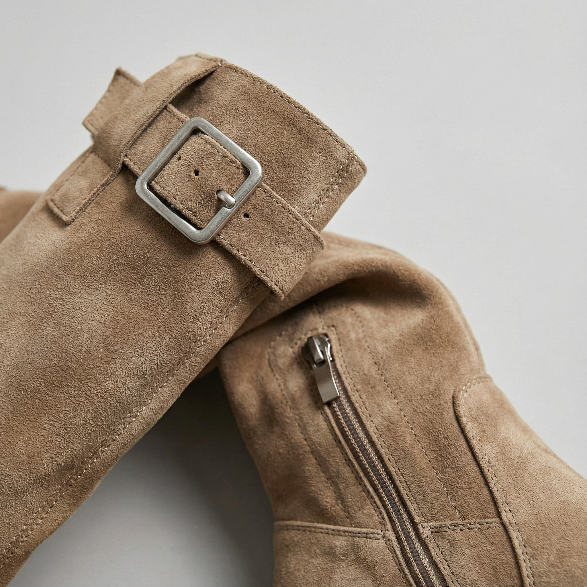 Vidette | Stivali Taupe con Fibbia Alta - Ivano.