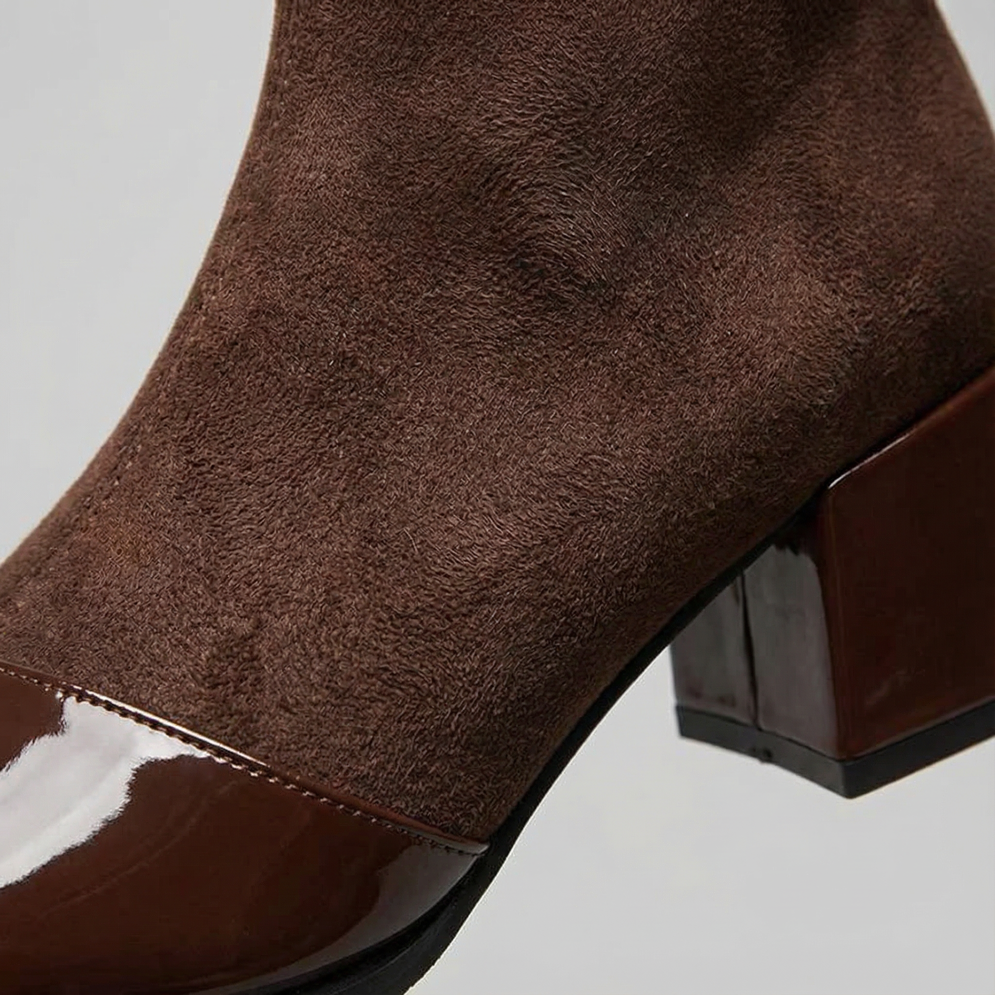 Elvira | Stivaletti Eleganti in Suede con Punta Lucida - Ivano.