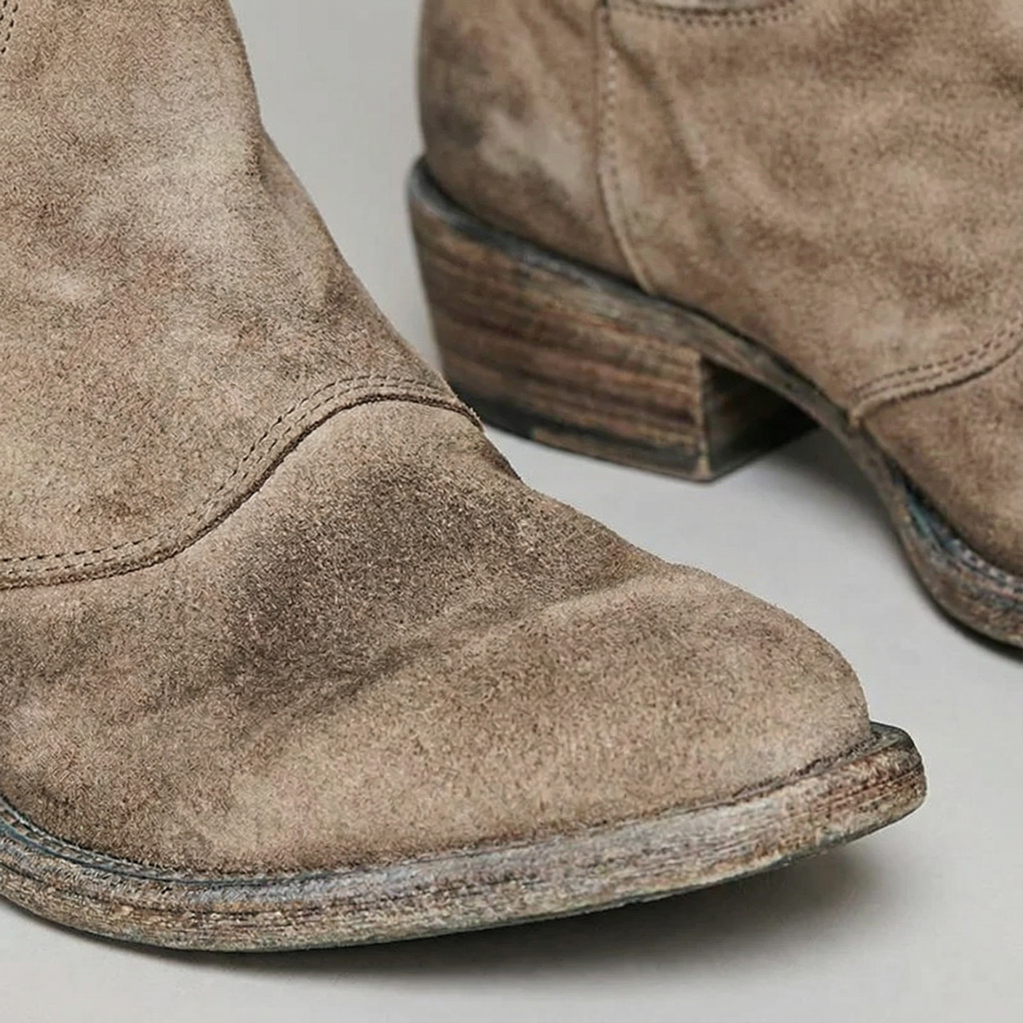 Giada | Stivaletti Western in Suede - Ivano.