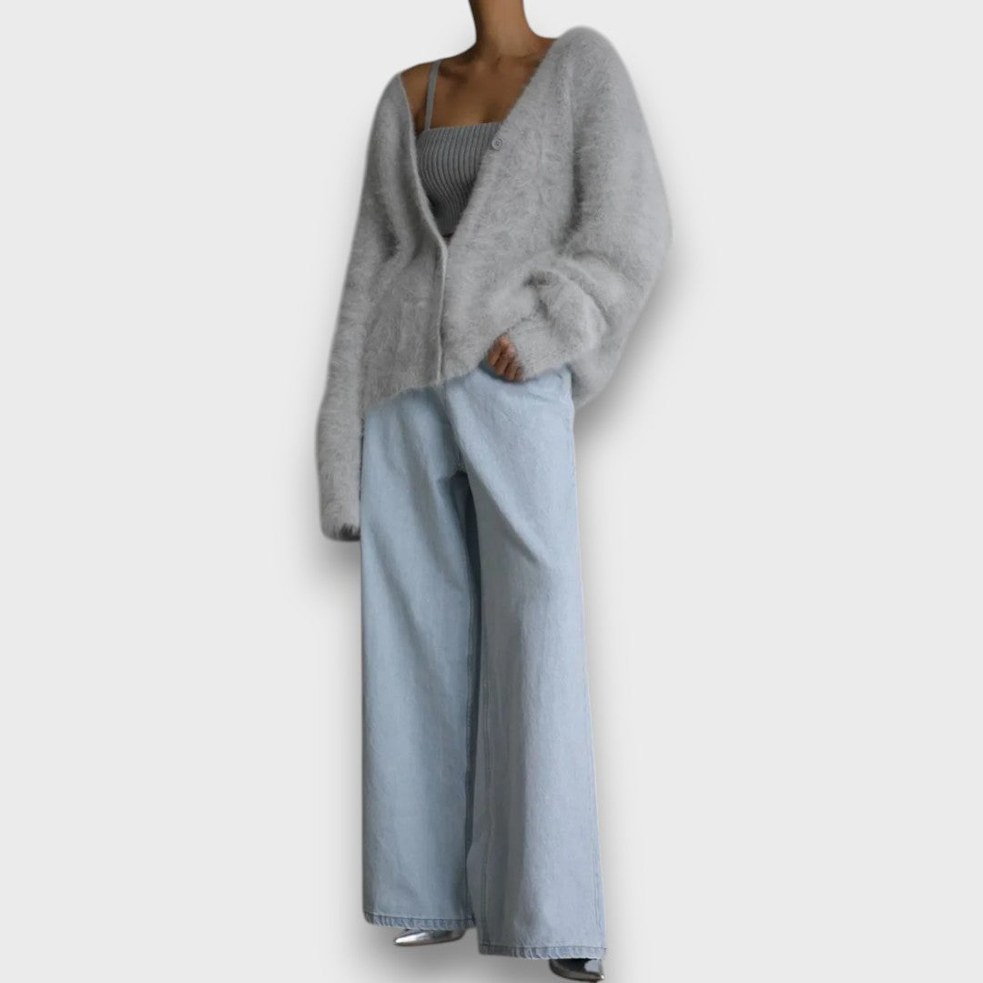 Laria – Cardigan Morbido con Taglio Classico - Ivano.