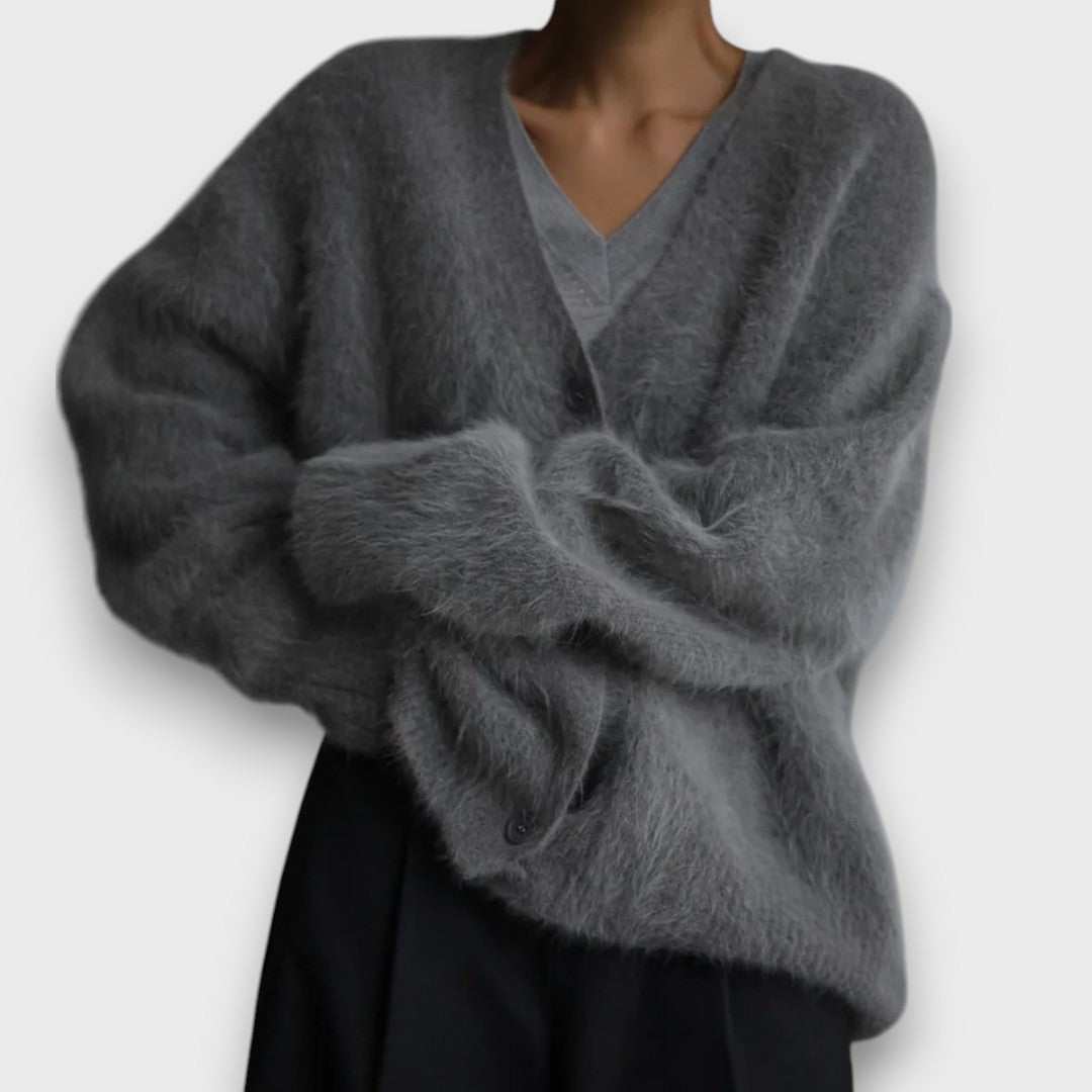 Laria – Cardigan Morbido con Taglio Classico - Ivano.