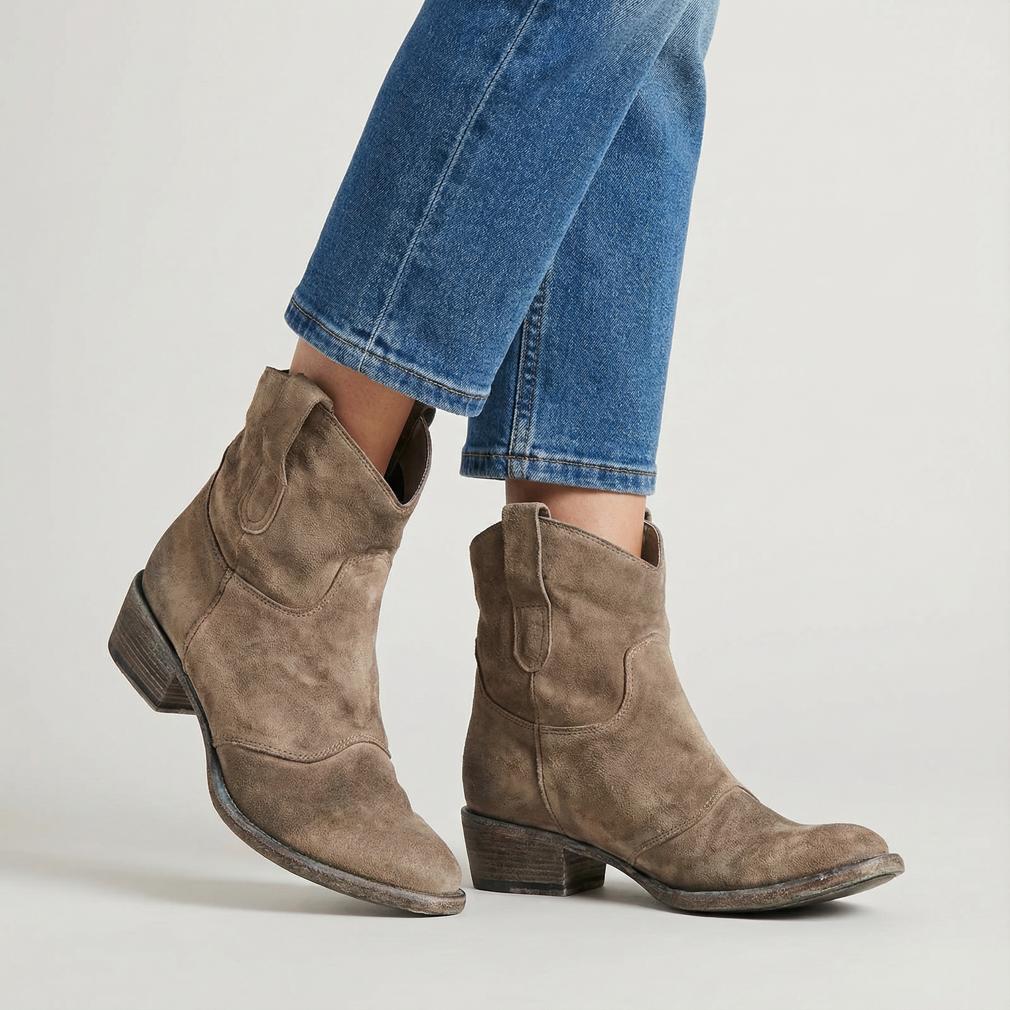Giada | Stivaletti Western in Suede - Ivano.